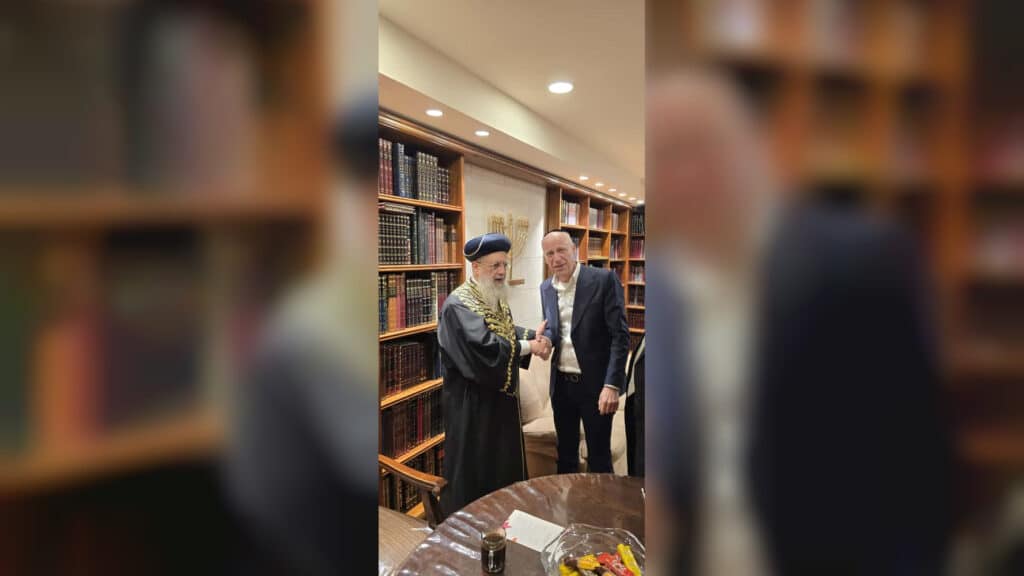 איצקוביץ': הזמר ששכח את הכובע והסולחה בדרך למינוי