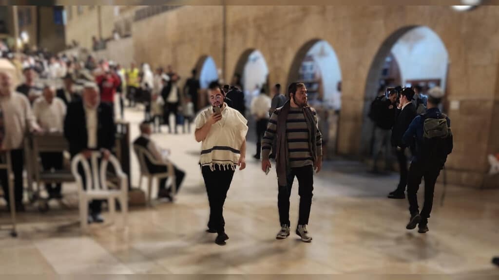 איצקוביץ': הזמר ששכח את הכובע והסולחה בדרך למינוי