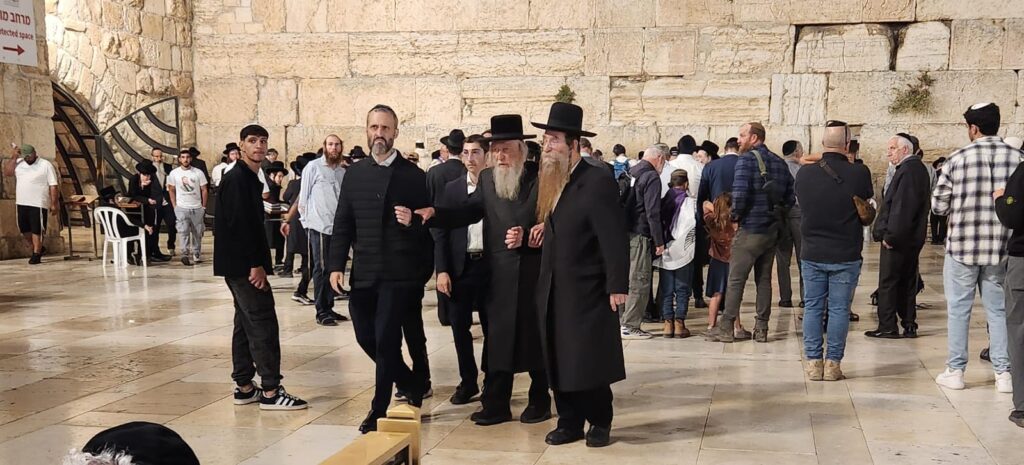 איצקוביץ': הזמר ששכח את הכובע והסולחה בדרך למינוי