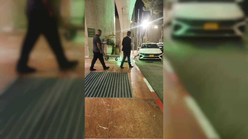 איצקוביץ': הזמר ששכח את הכובע והסולחה בדרך למינוי
