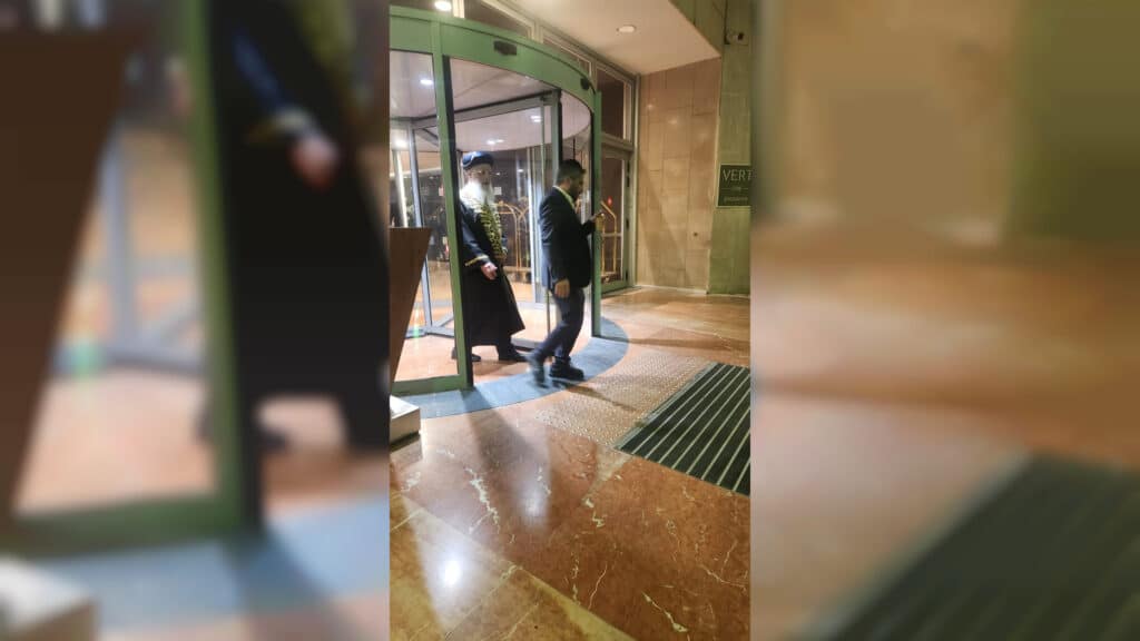 איצקוביץ': הזמר ששכח את הכובע והסולחה בדרך למינוי