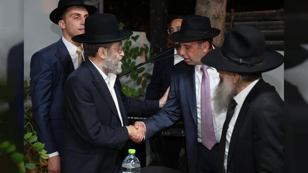 איצקוביץ': הזמר ששכח את הכובע והסולחה בדרך למינוי