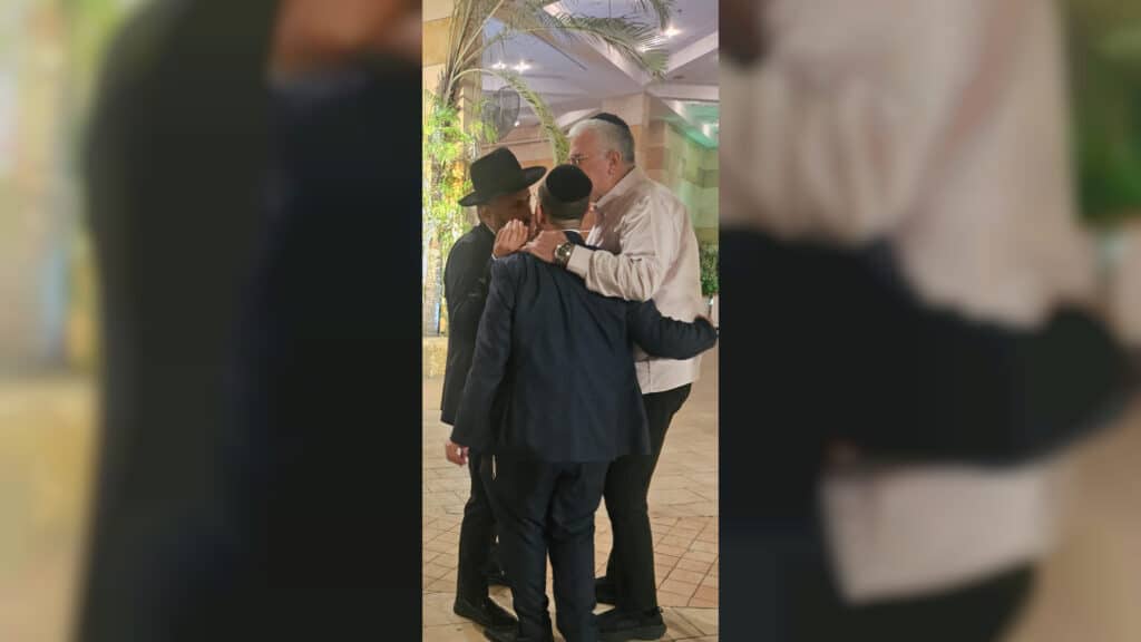 איצקוביץ': הזמר ששכח את הכובע והסולחה בדרך למינוי