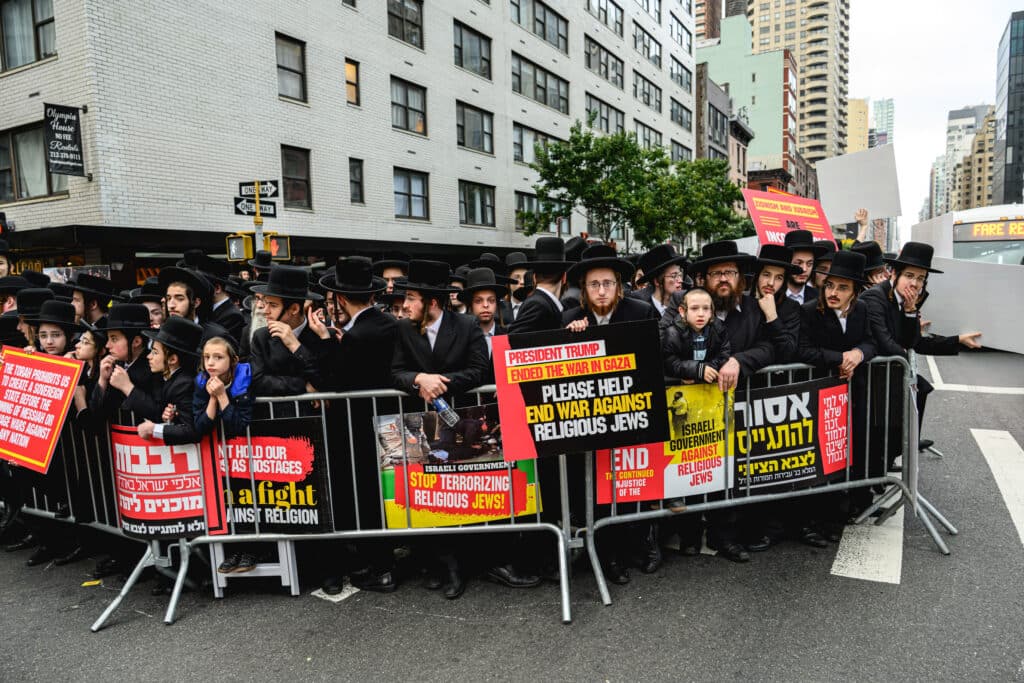 רבבות זעקו ומחו נגד גזירת גיוס בני הישיבות