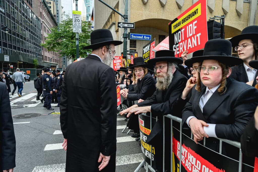 רבבות זעקו ומחו נגד גזירת גיוס בני הישיבות