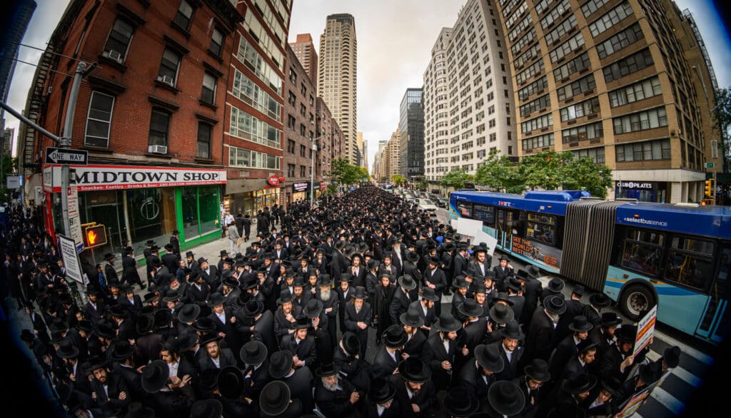 רבבות זעקו ומחו נגד גזירת גיוס בני הישיבות