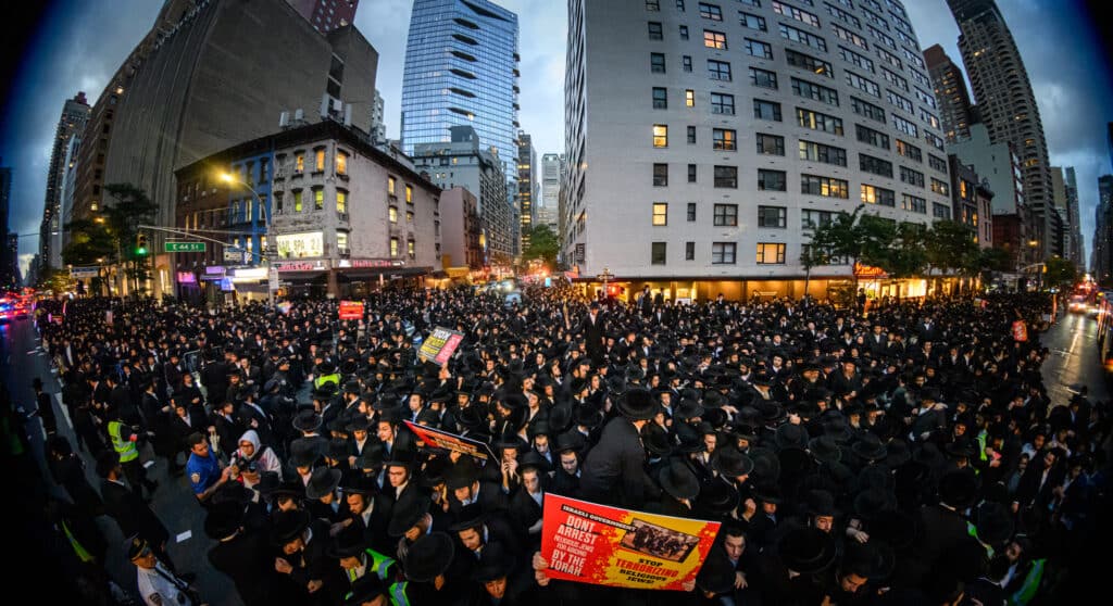 רבבות זעקו ומחו נגד גזירת גיוס בני הישיבות