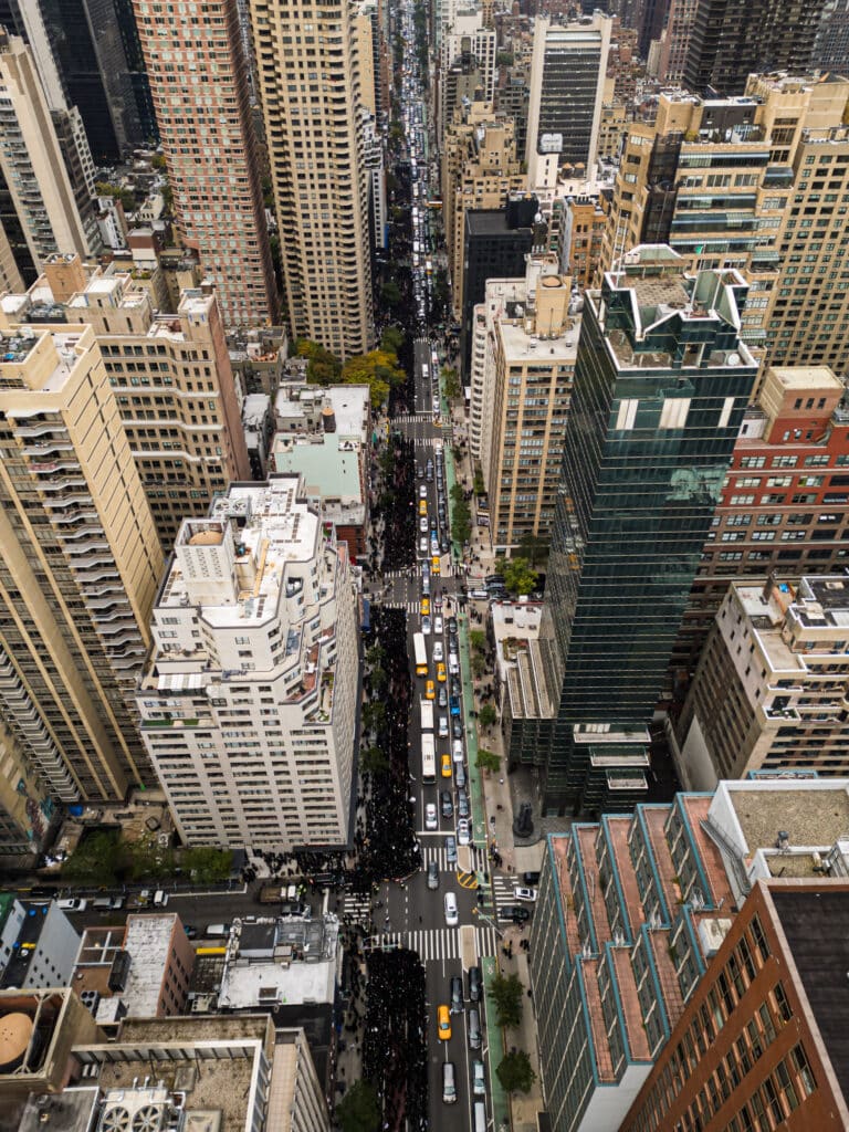 רבבות זעקו ומחו נגד גזירת גיוס בני הישיבות
