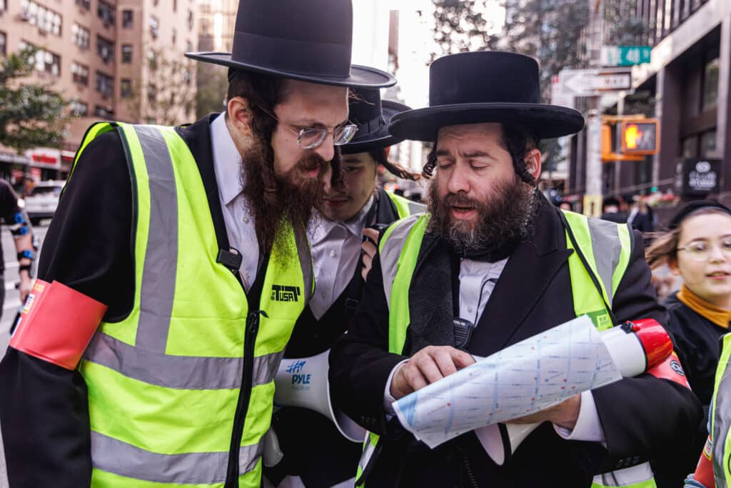 רבבות זעקו ומחו נגד גזירת גיוס בני הישיבות