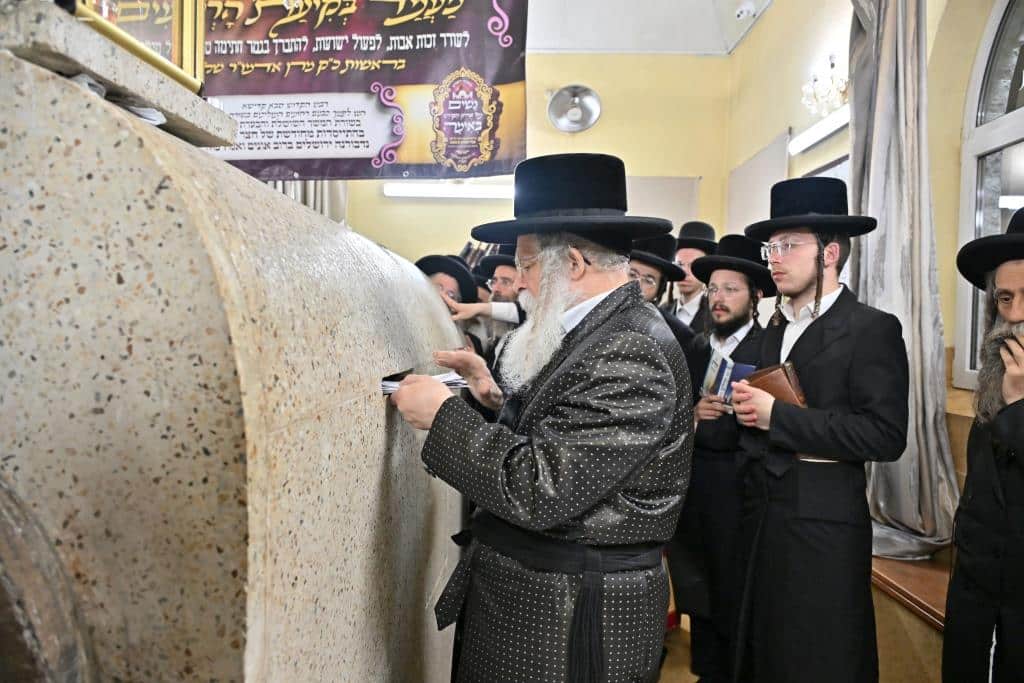 המסע ההיסטורי לביסוס חצר נדבורנה ירושלים בבישטנא