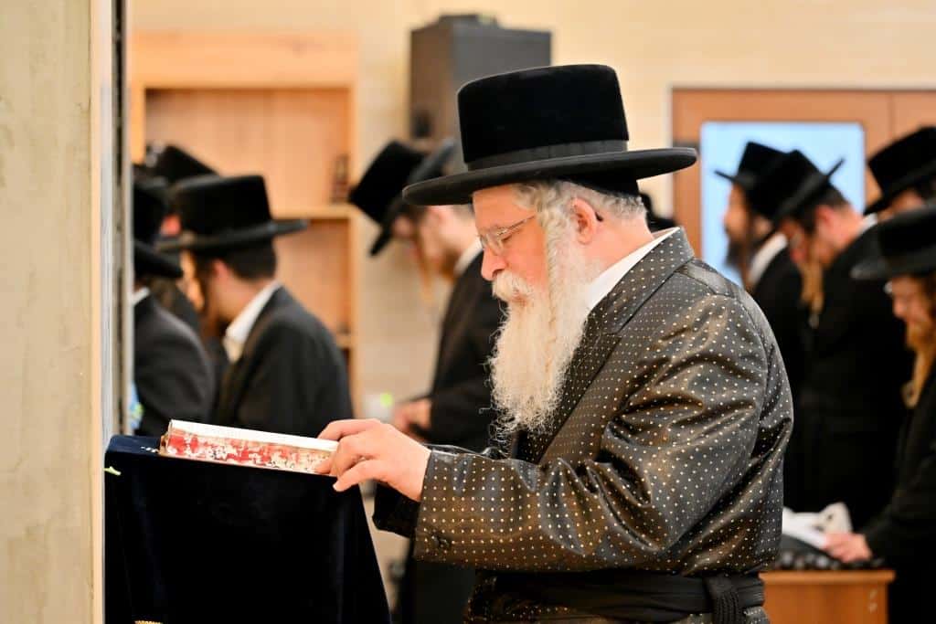 המסע ההיסטורי לביסוס חצר נדבורנה ירושלים בבישטנא