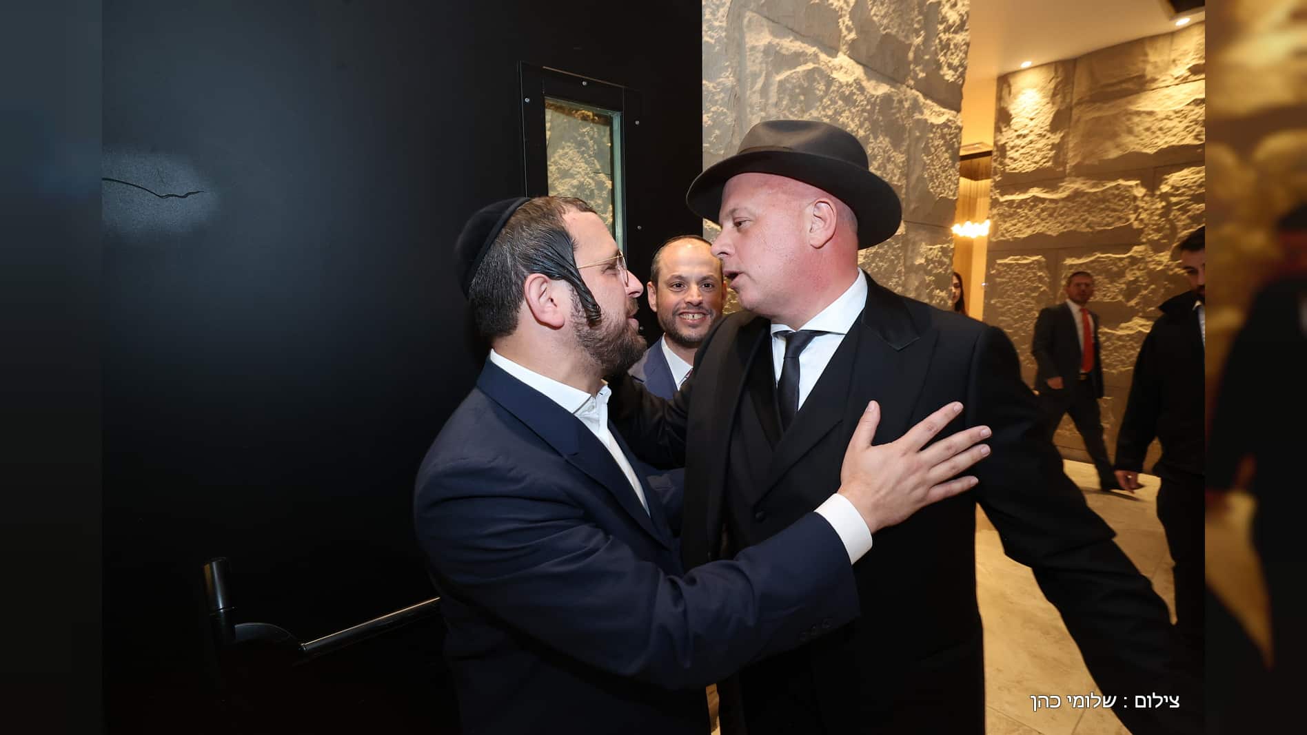 טוקר חיתן את הבת, כולם הגיעו לשמח - גלריה