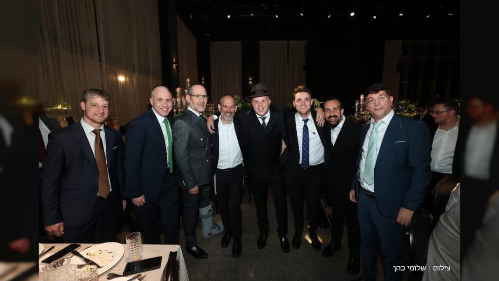 טוקר חיתן את הבת, כולם הגיעו לשמח - גלריה