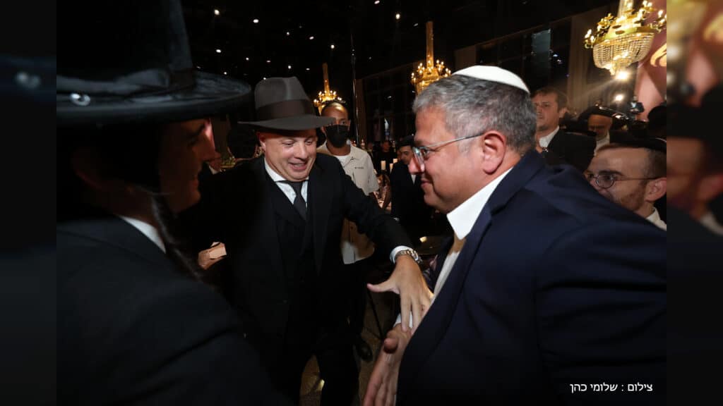 טוקר חיתן את הבת, כולם הגיעו לשמח - גלריה