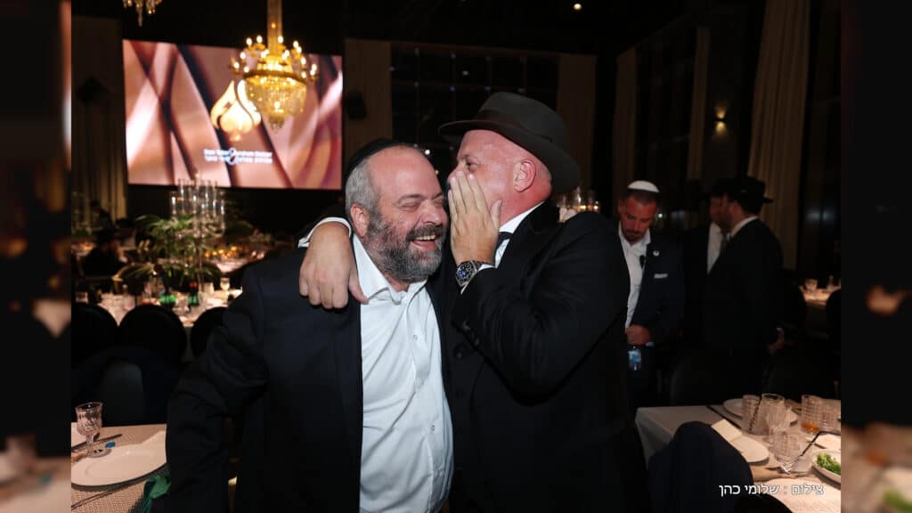 טוקר חיתן את הבת, כולם הגיעו לשמח - גלריה