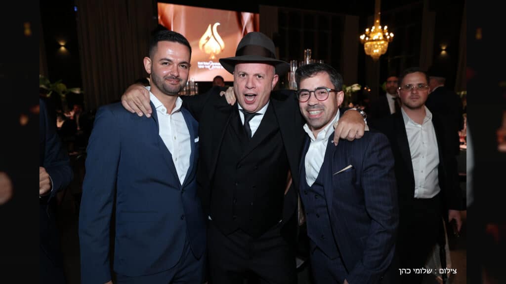 טוקר חיתן את הבת, כולם הגיעו לשמח - גלריה