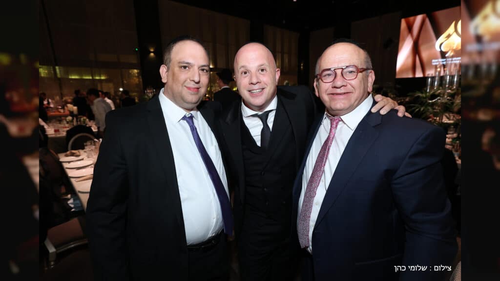 טוקר חיתן את הבת, כולם הגיעו לשמח - גלריה