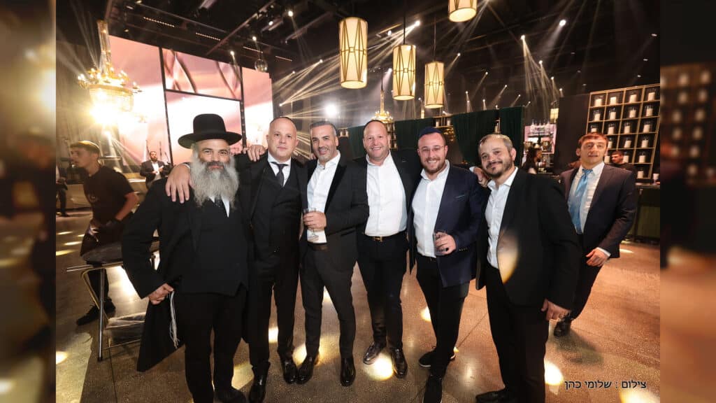 טוקר חיתן את הבת, כולם הגיעו לשמח - גלריה