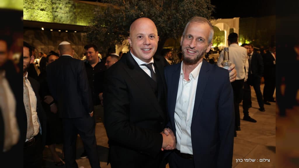 טוקר חיתן את הבת, כולם הגיעו לשמח - גלריה