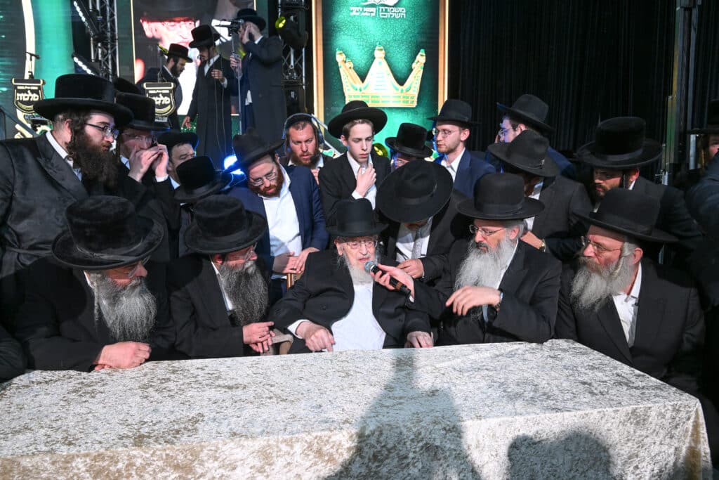 הדים נרחבים בעולם הישיבות למהפכת האחדות והשלום: גדולי ומאורי הדור שליט"א במעמד הכתרת "חתן השלום" שע"י משמרת השלום  