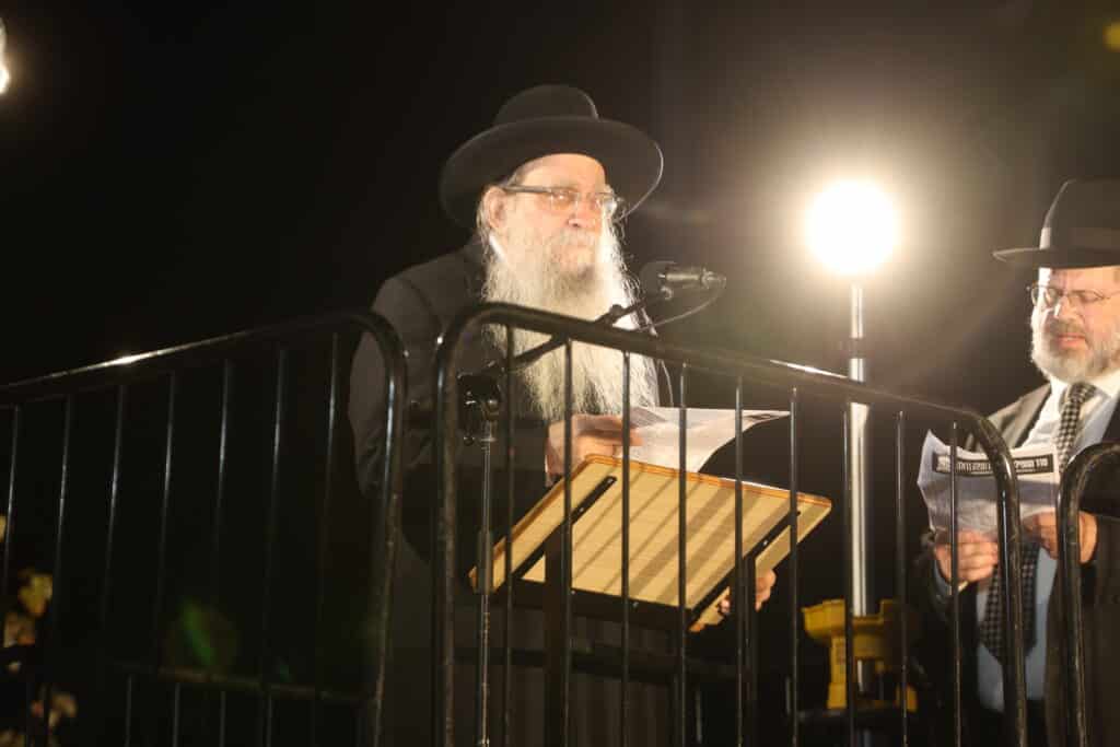 עצרת רבבות של עולם התורה בלייקווד נגד גזירת הגיוס