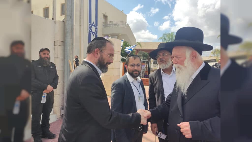 ערב כיפור: חמישה עשר נערים בכלא חגגו בר מצווה