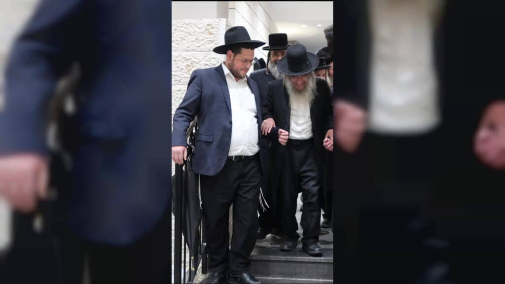 אנשי הצללים נחשפים: המשב"קים החברותות ונאמני הבית