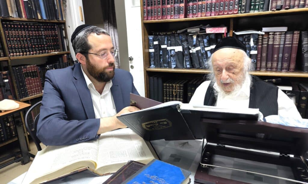 אנשי הצללים נחשפים: המשב"קים החברותות ונאמני הבית