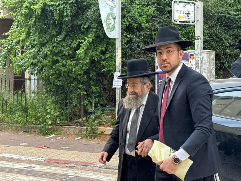 אנשי הסוד נחשפים: סדר היום, נאמני הבית והמשפיעים