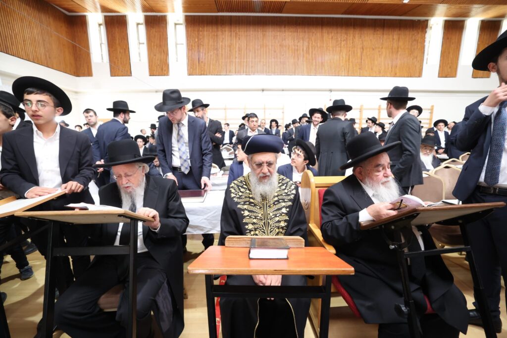 הקבלת פני מרנן ורבנן ומעמד 100 סיומי מסכתות בשכונת רמות בירושלים