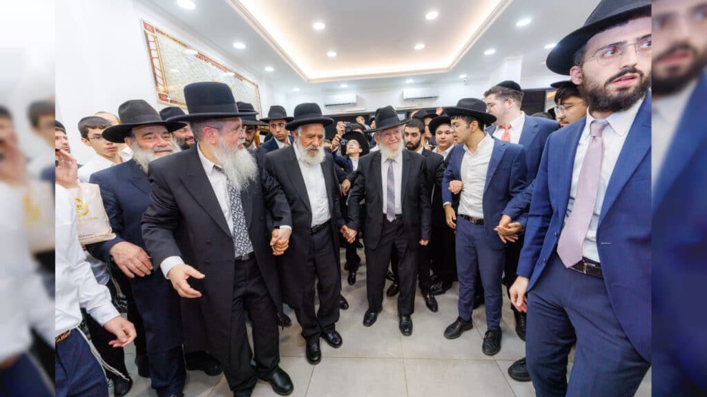 אסירי עולם התורה בהקבלת פני רבו אצל חכם ניסים בן שמעון