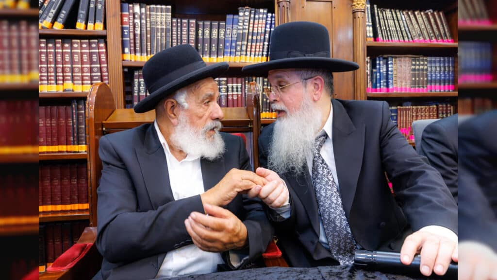 אסירי עולם התורה בהקבלת פני רבו אצל חכם ניסים בן שמעון