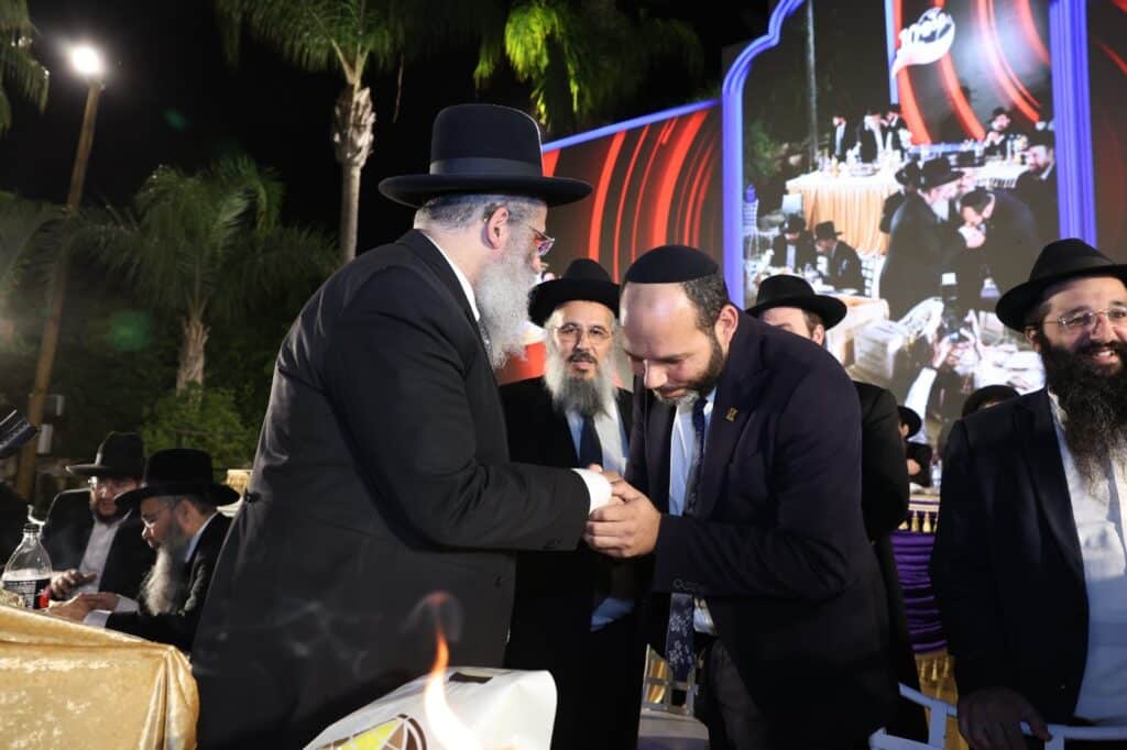 גלריה: המונים בהילולא המרכזית לזכרו של הרב אברג'ל זצ"ל