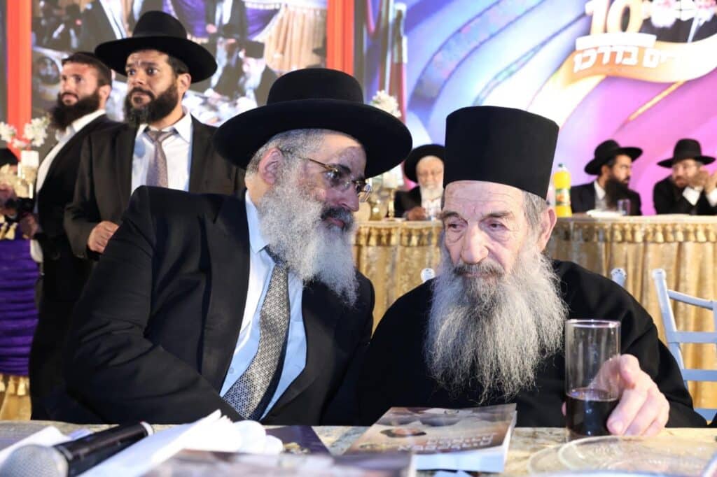 גלריה: המונים בהילולא המרכזית לזכרו של הרב אברג'ל זצ"ל