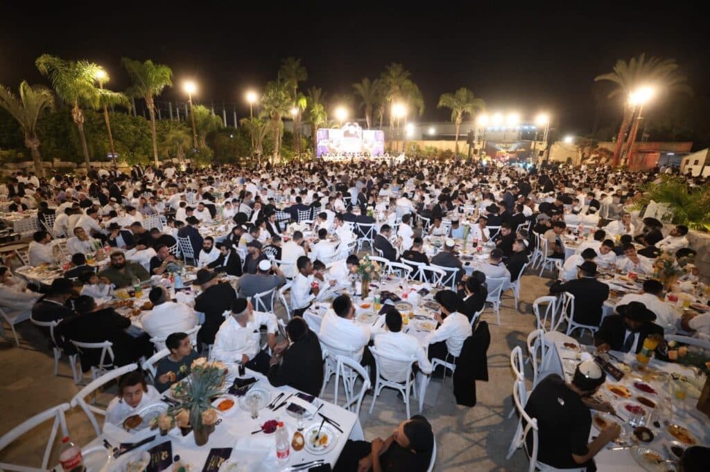 גלריה: המונים בהילולא המרכזית לזכרו של הרב אברג'ל זצ"ל