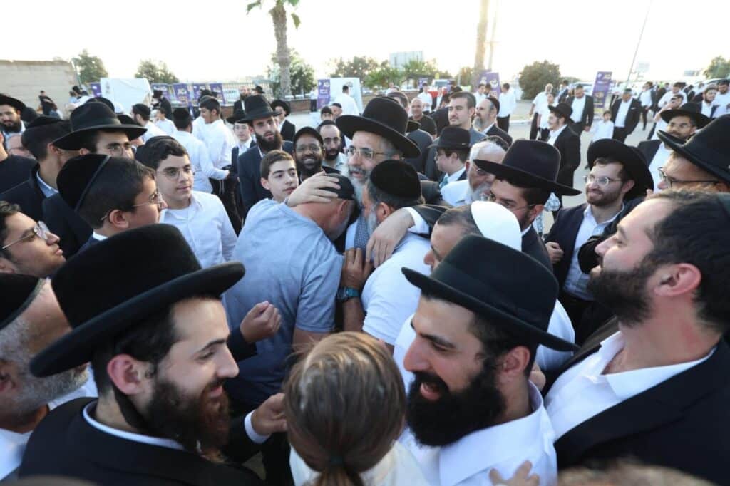 גלריה: המונים בהילולא המרכזית לזכרו של הרב אברג'ל זצ"ל