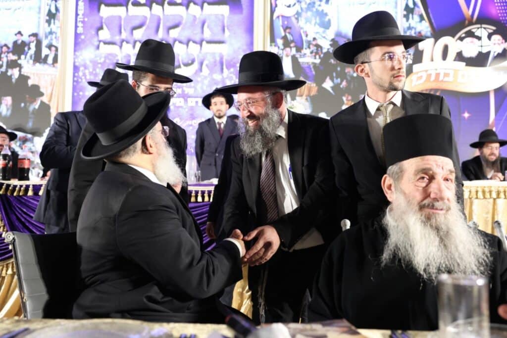 גלריה: המונים בהילולא המרכזית לזכרו של הרב אברג'ל זצ"ל