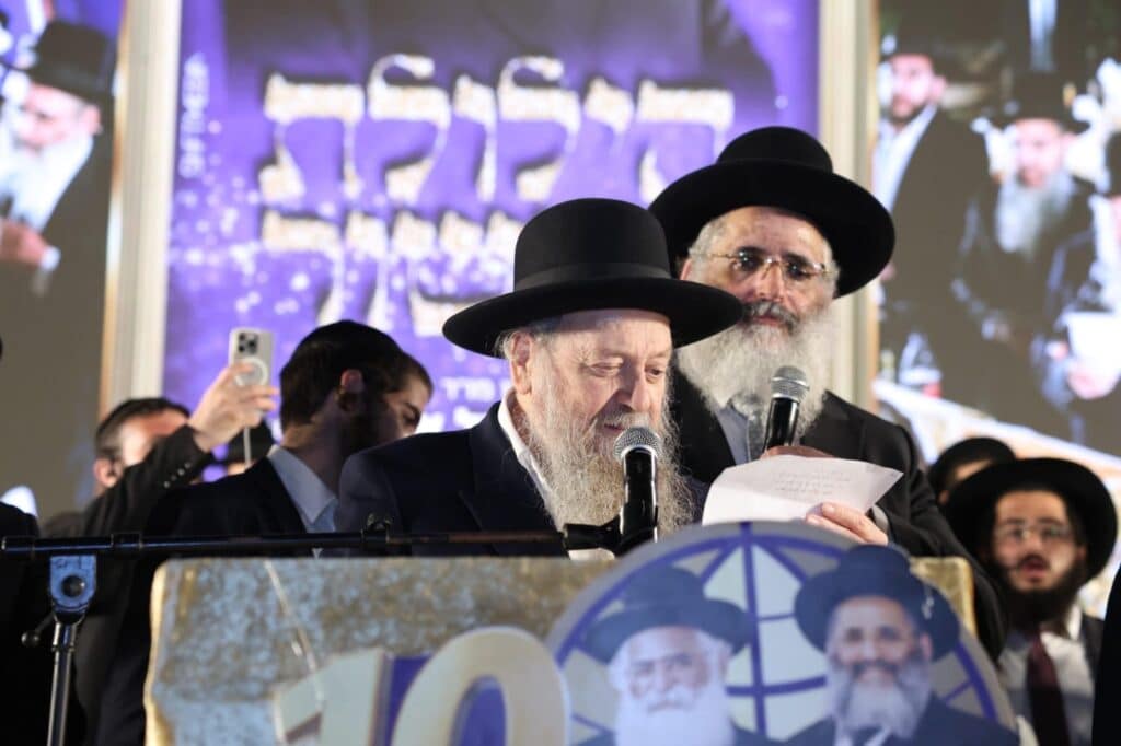 גלריה: המונים בהילולא המרכזית לזכרו של הרב אברג'ל זצ"ל