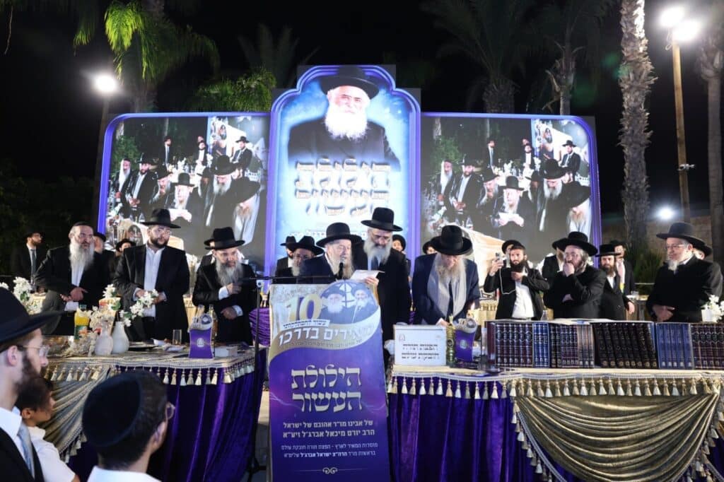 גלריה: המונים בהילולא המרכזית לזכרו של הרב אברג'ל זצ"ל