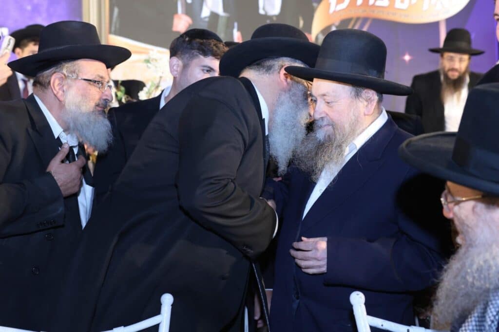 גלריה: המונים בהילולא המרכזית לזכרו של הרב אברג'ל זצ"ל