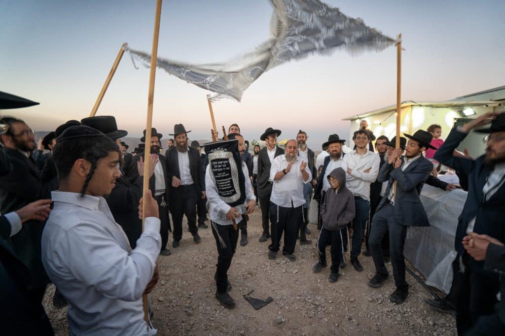 החרדים הגיעו לחגוג במאחז החדש: "יש פתרון גם מחוץ לבני ברק"