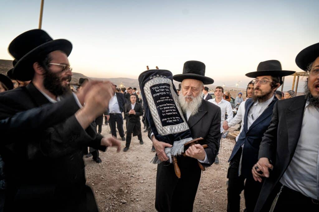 החרדים הגיעו לחגוג במאחז החדש: "יש פתרון גם מחוץ לבני ברק"