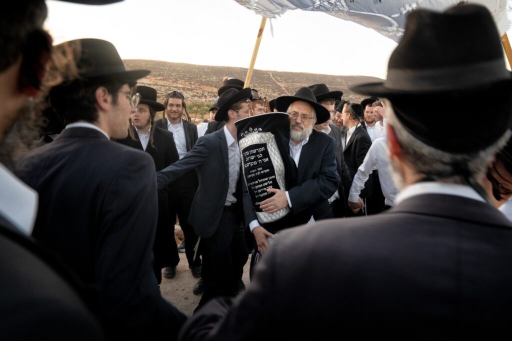 החרדים הגיעו לחגוג במאחז החדש: "יש פתרון גם מחוץ לבני ברק"