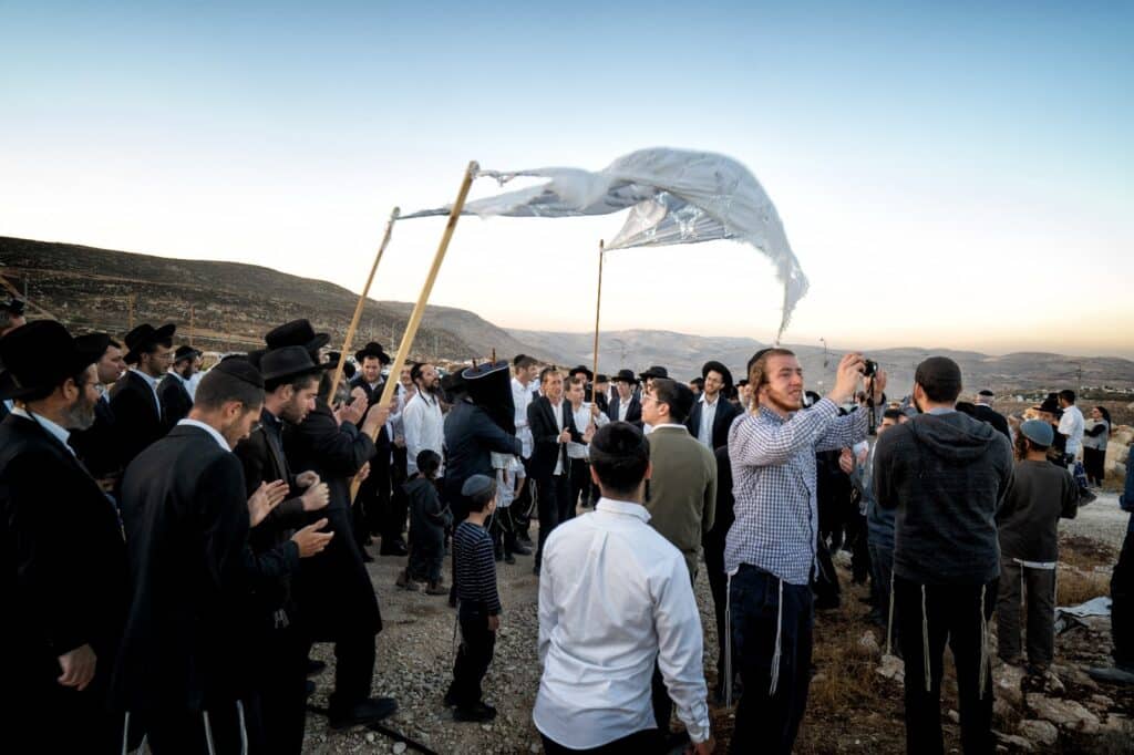 החרדים הגיעו לחגוג במאחז החדש: "יש פתרון גם מחוץ לבני ברק"