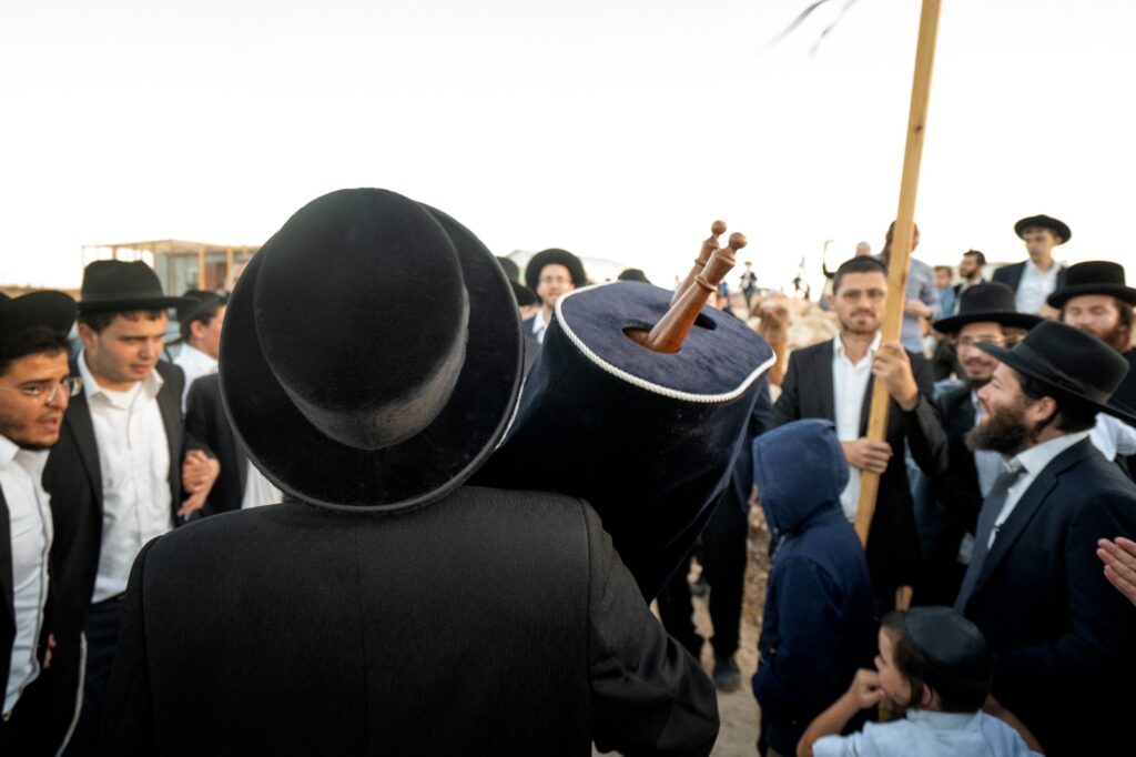 החרדים הגיעו לחגוג במאחז החדש: "יש פתרון גם מחוץ לבני ברק"