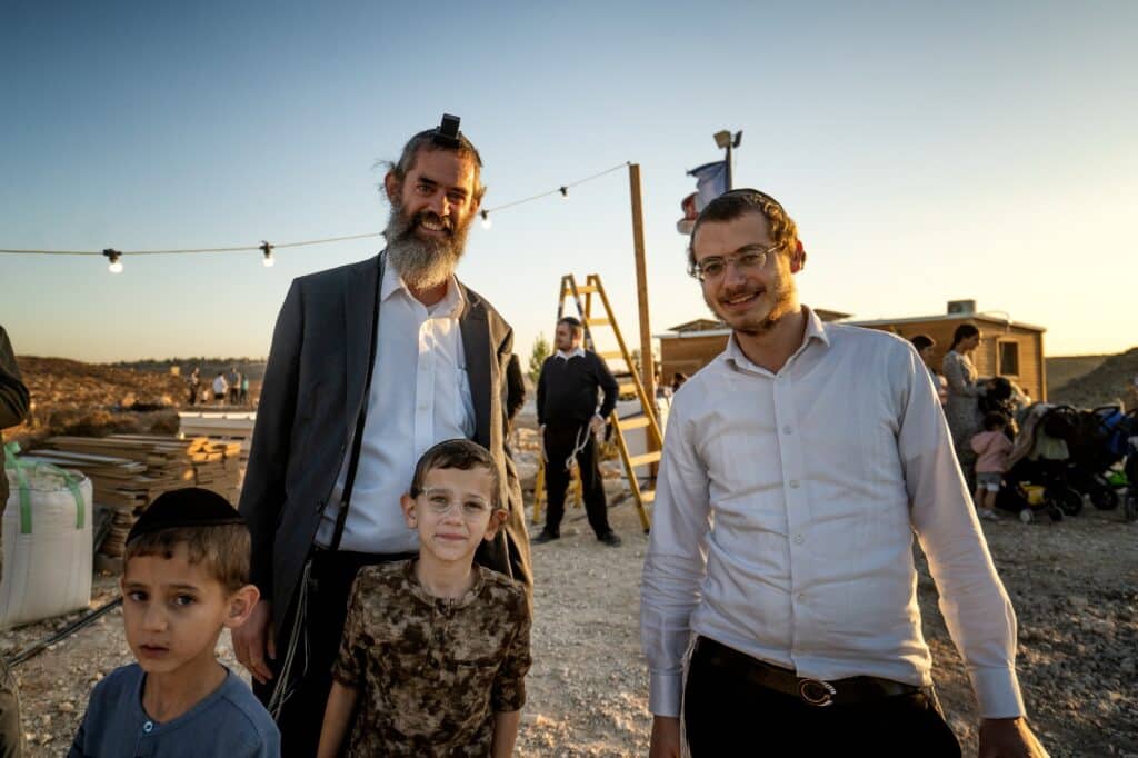 החרדים הגיעו לחגוג במאחז החדש: "יש פתרון גם מחוץ לבני ברק"