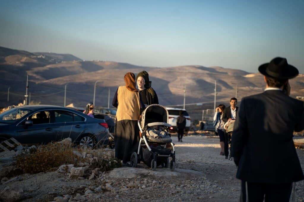החרדים הגיעו לחגוג במאחז החדש: "יש פתרון גם מחוץ לבני ברק"