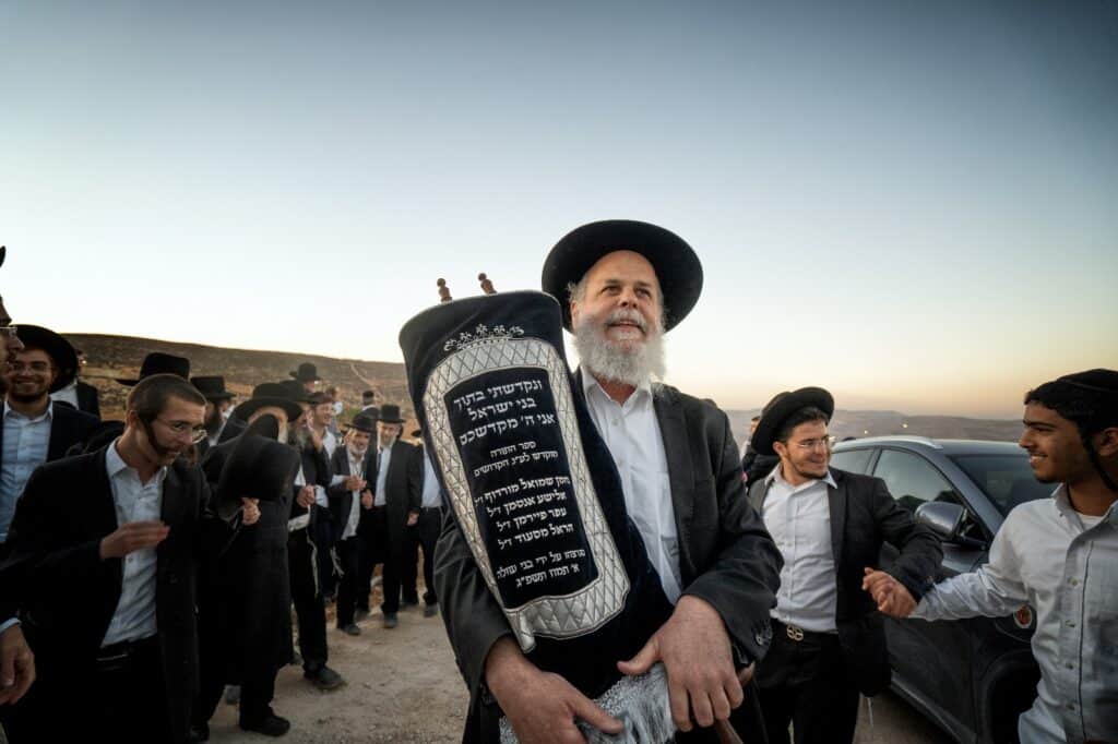 החרדים הגיעו לחגוג במאחז החדש: "יש פתרון גם מחוץ לבני ברק"