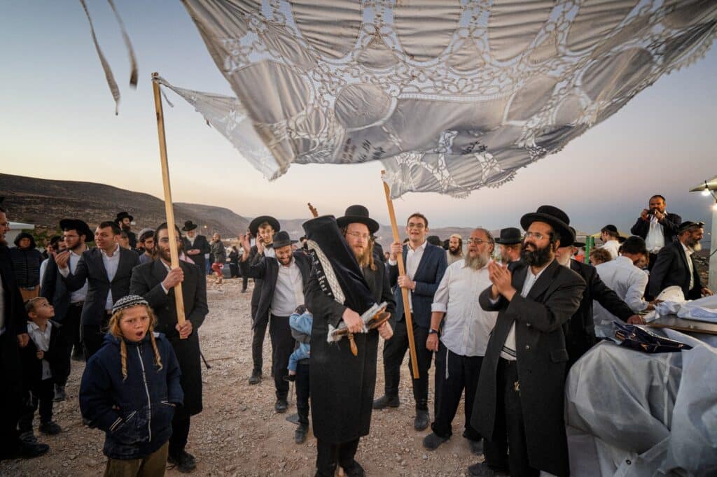 החרדים הגיעו לחגוג במאחז החדש: "יש פתרון גם מחוץ לבני ברק"