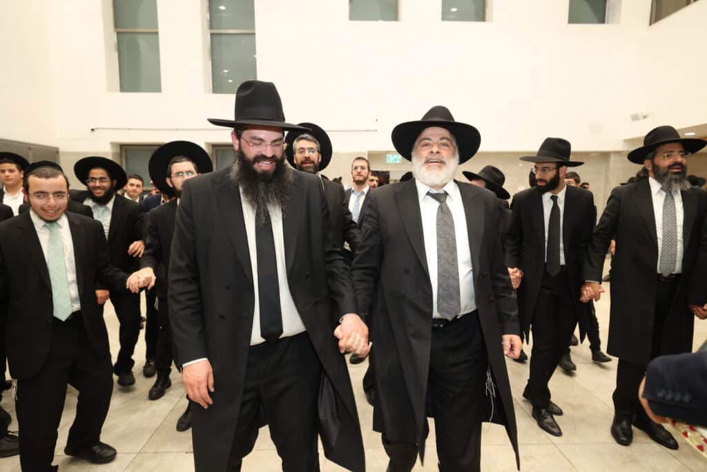 ירושלים: מעמד הכנסת ספר תורה לישיבת אהל תורה